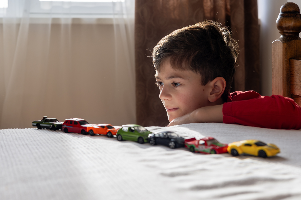 Low Functioning Autism: Signs, Diagnosis, and Care Tips